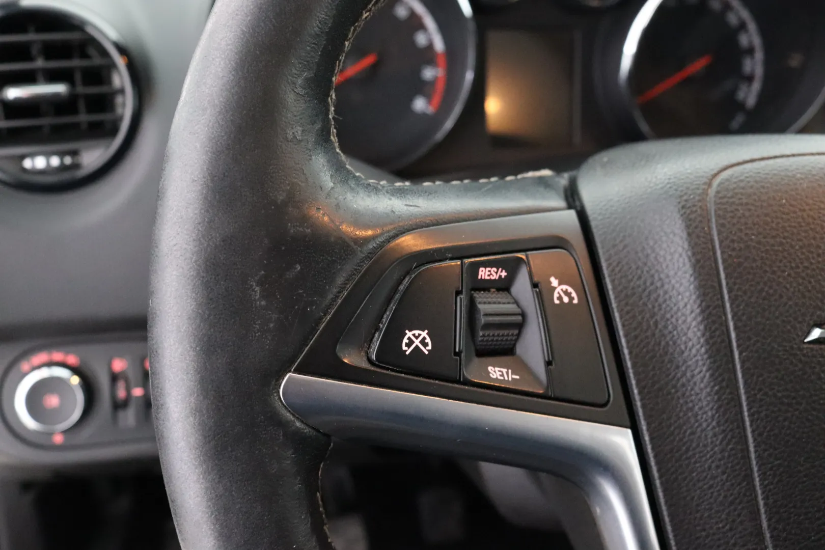 OPEL Meriva ENU-384 carousel image