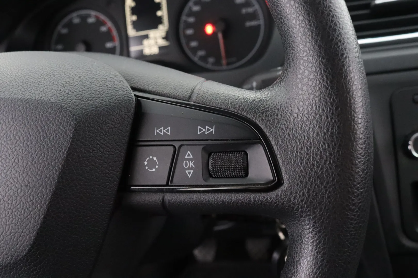 SEAT Toledo JJI-663 carousel image