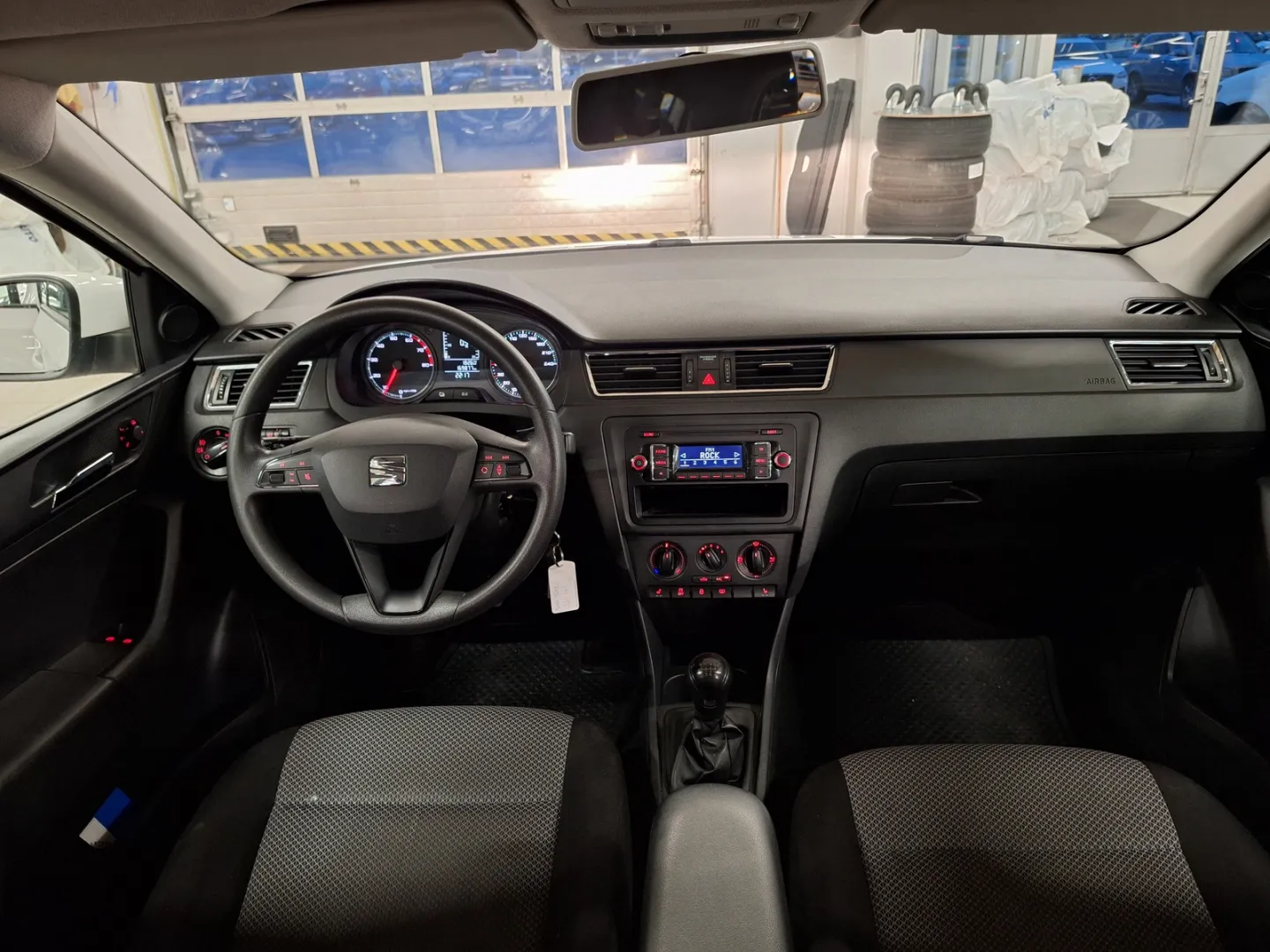 SEAT Toledo JJI-663 carousel image