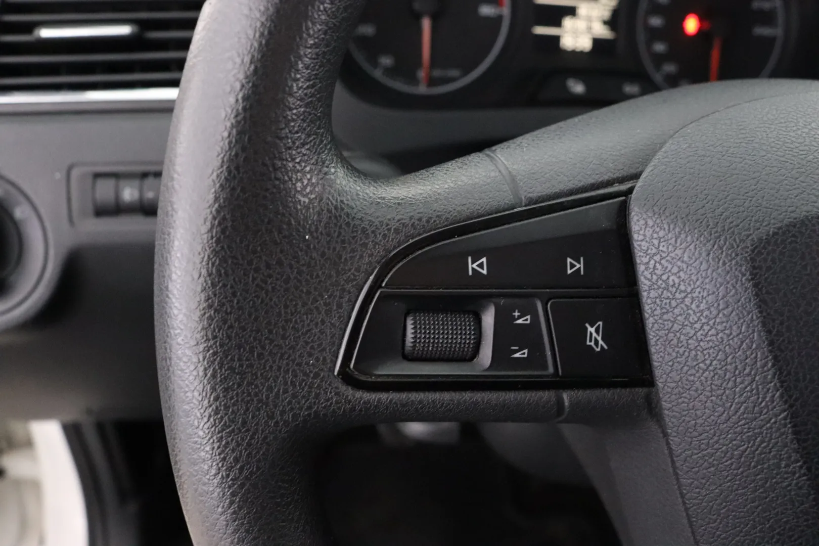 SEAT Toledo JJI-663 carousel image