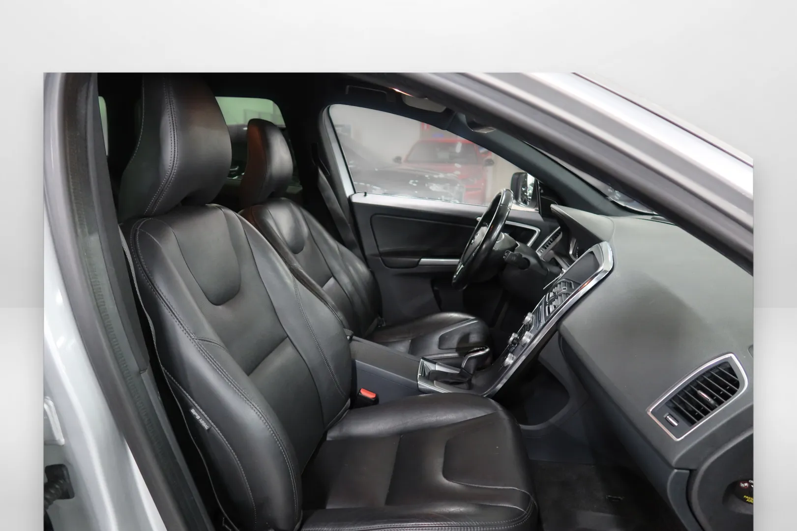 Volvo XC60 JKK-370 carousel image