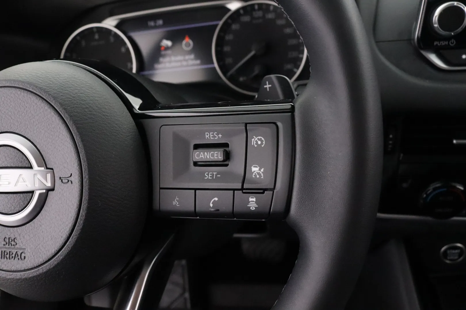 Nissan Qashqai GPV-824 carousel image