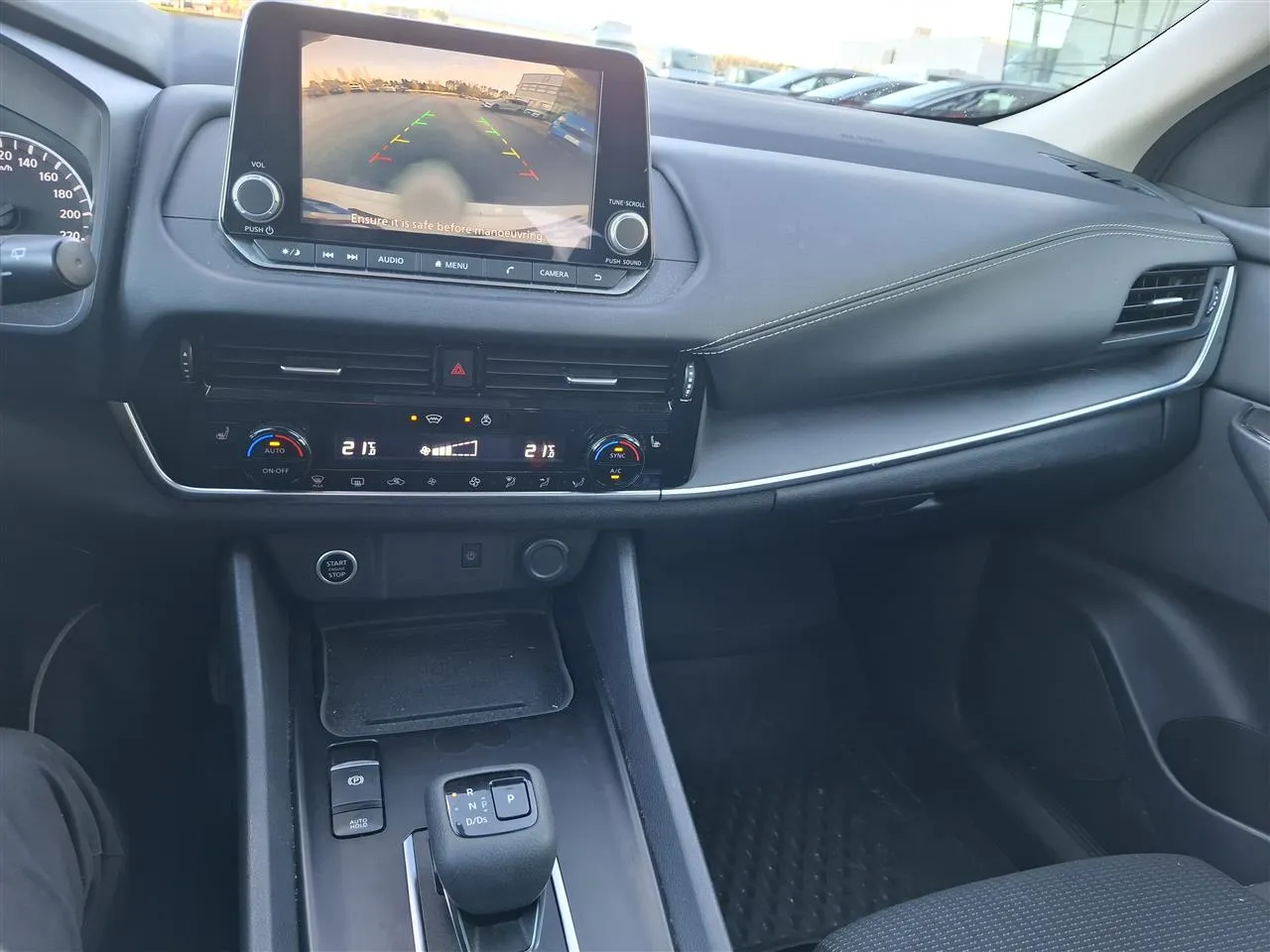 Nissan Qashqai GPV-824 carousel image