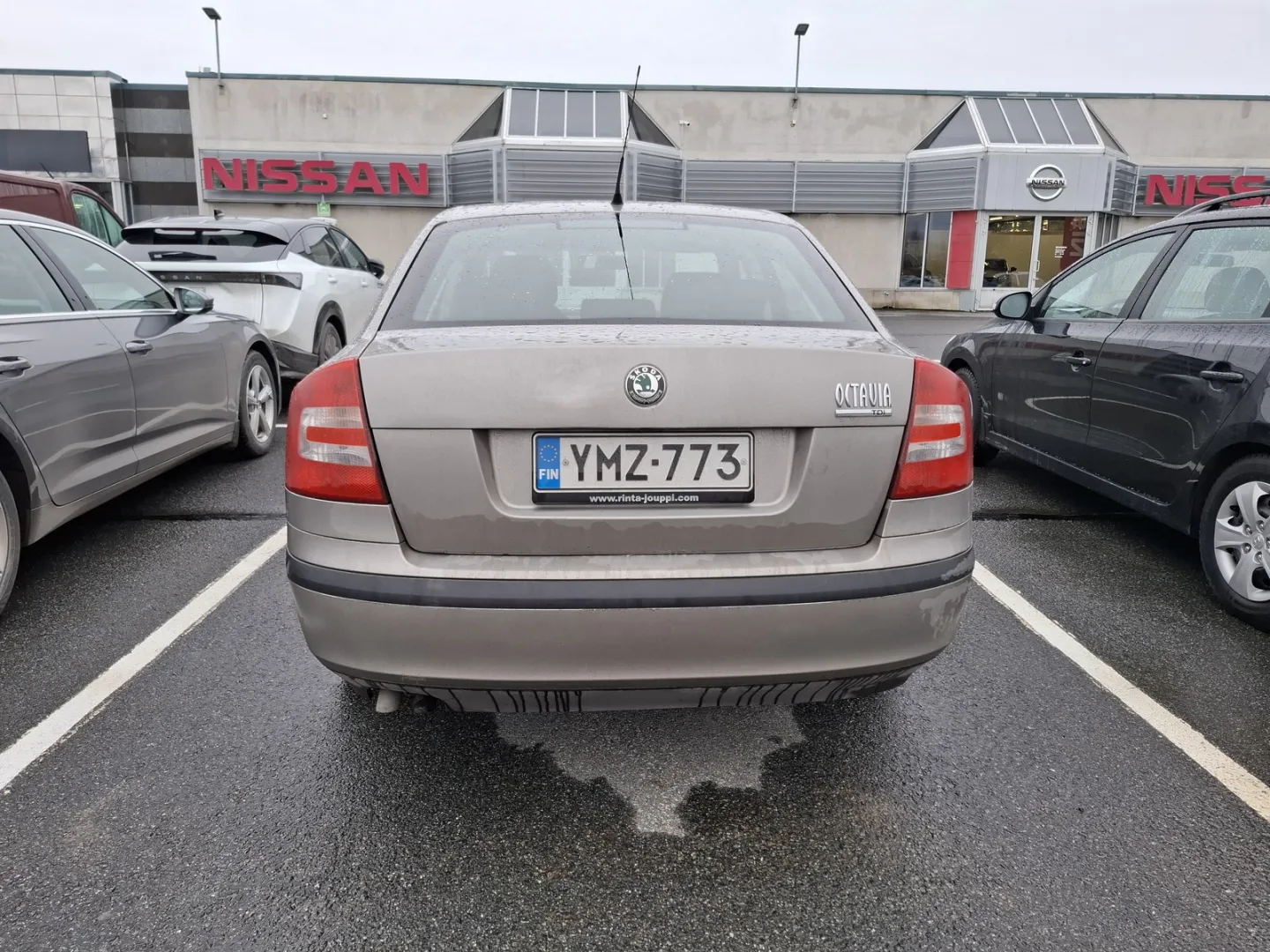 SKODA Octavia YMZ-773 carousel image