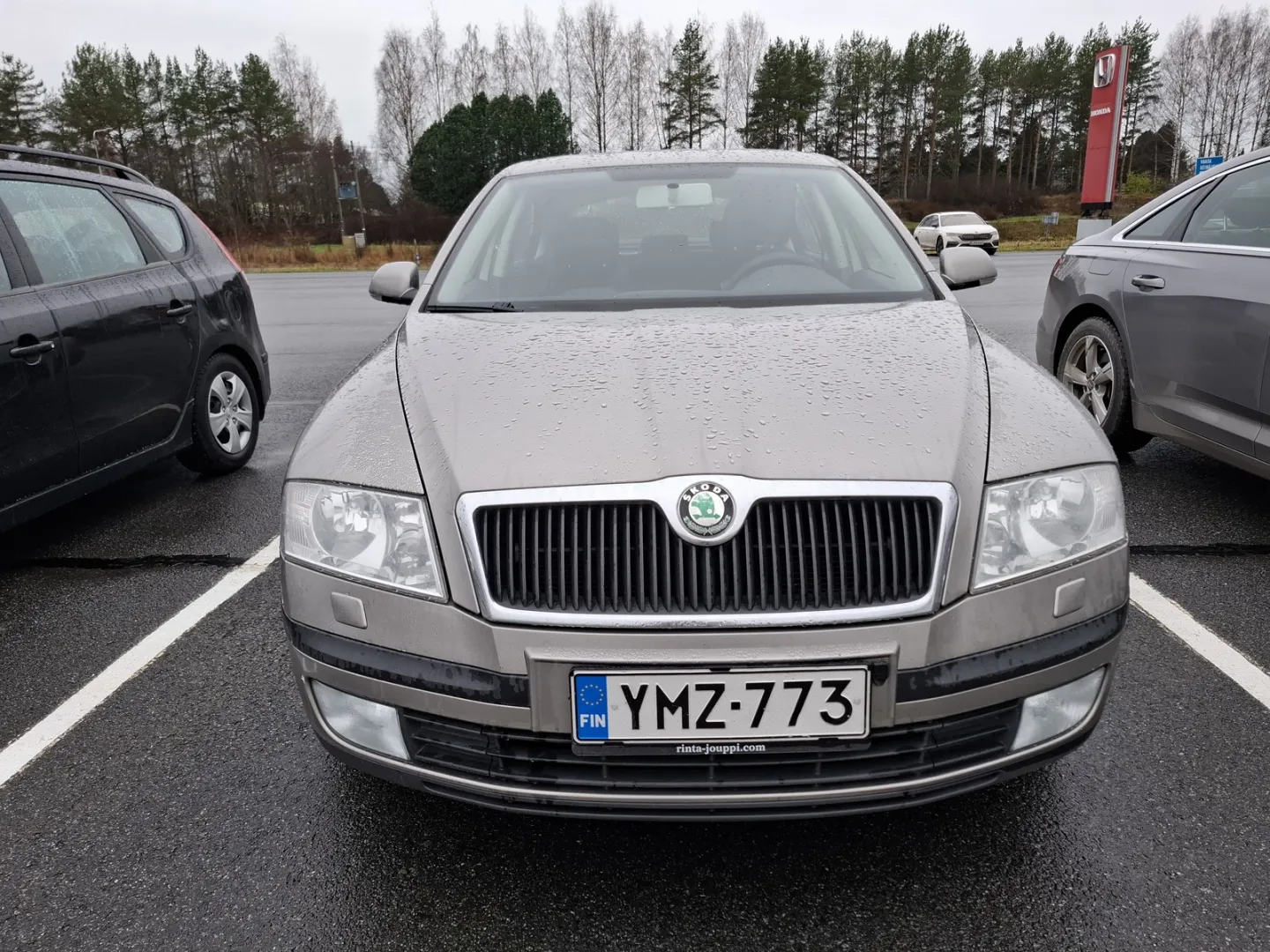 SKODA Octavia YMZ-773 carousel image