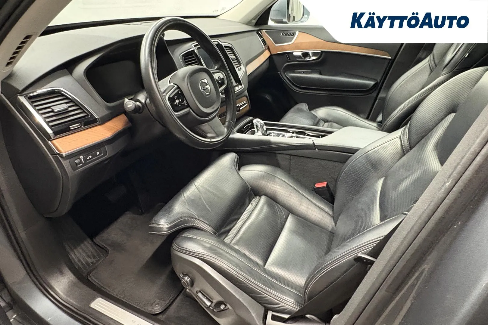 VOLVO XC90 EPH-671 carousel image