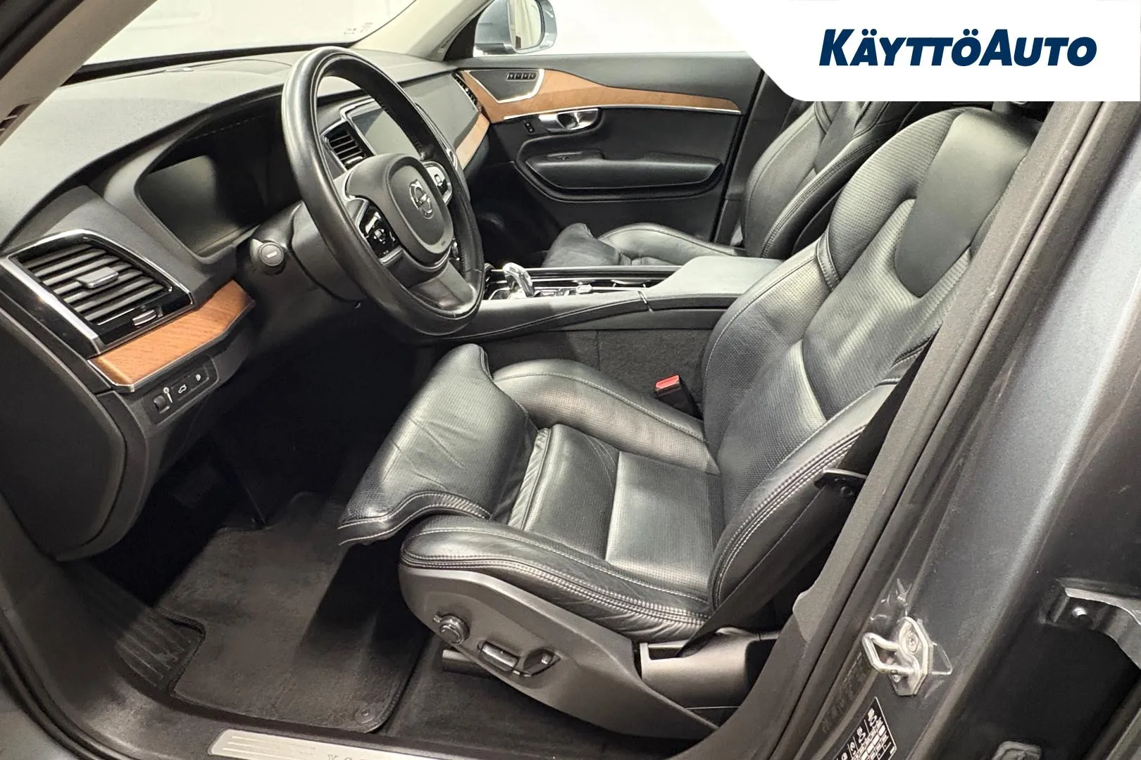 VOLVO XC90 EPH-671 carousel image