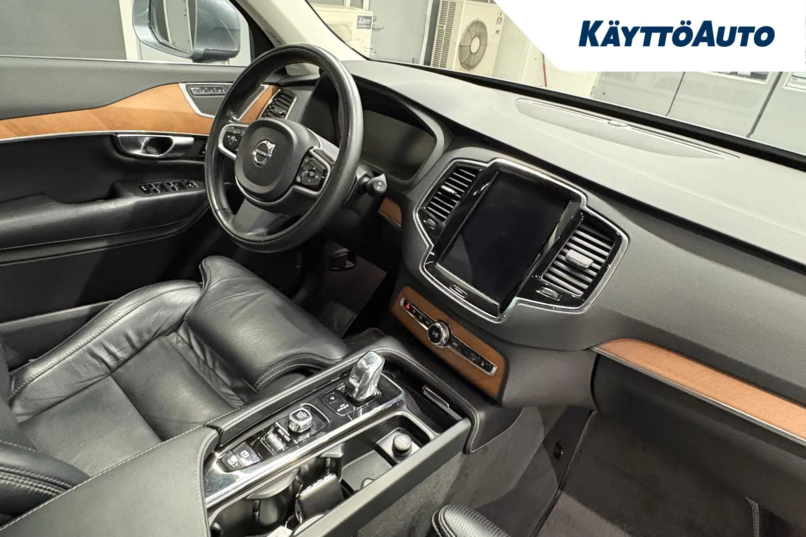 VOLVO XC90 EPH-671 carousel image