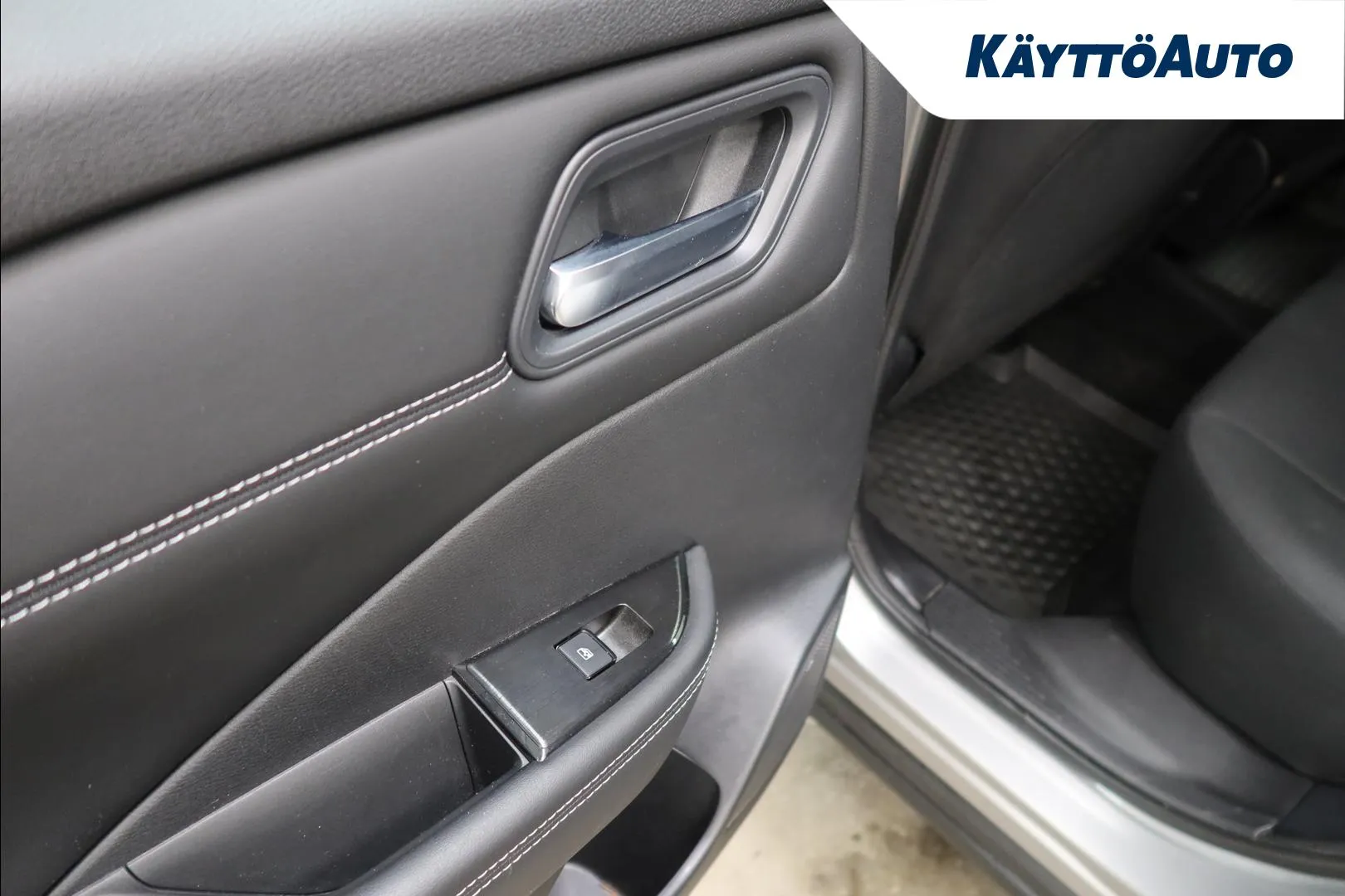 Nissan Qashqai GPV-952 carousel image