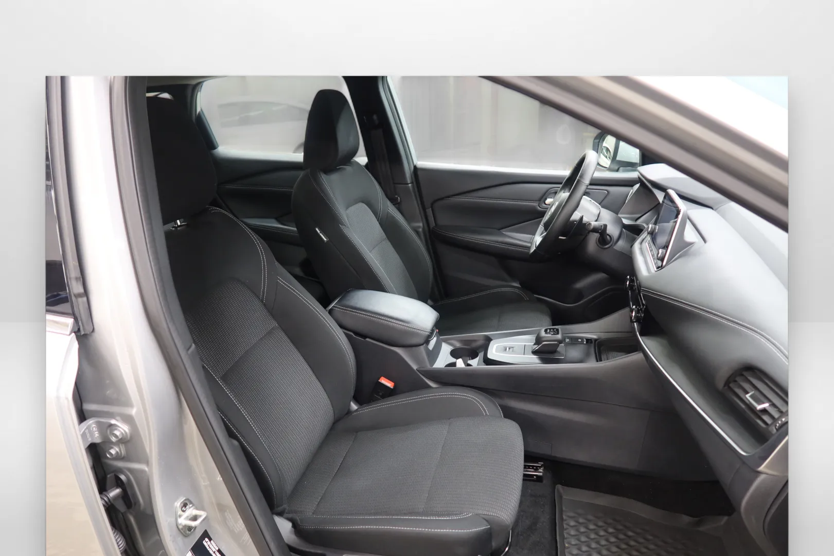 Nissan Qashqai GPV-952 carousel image