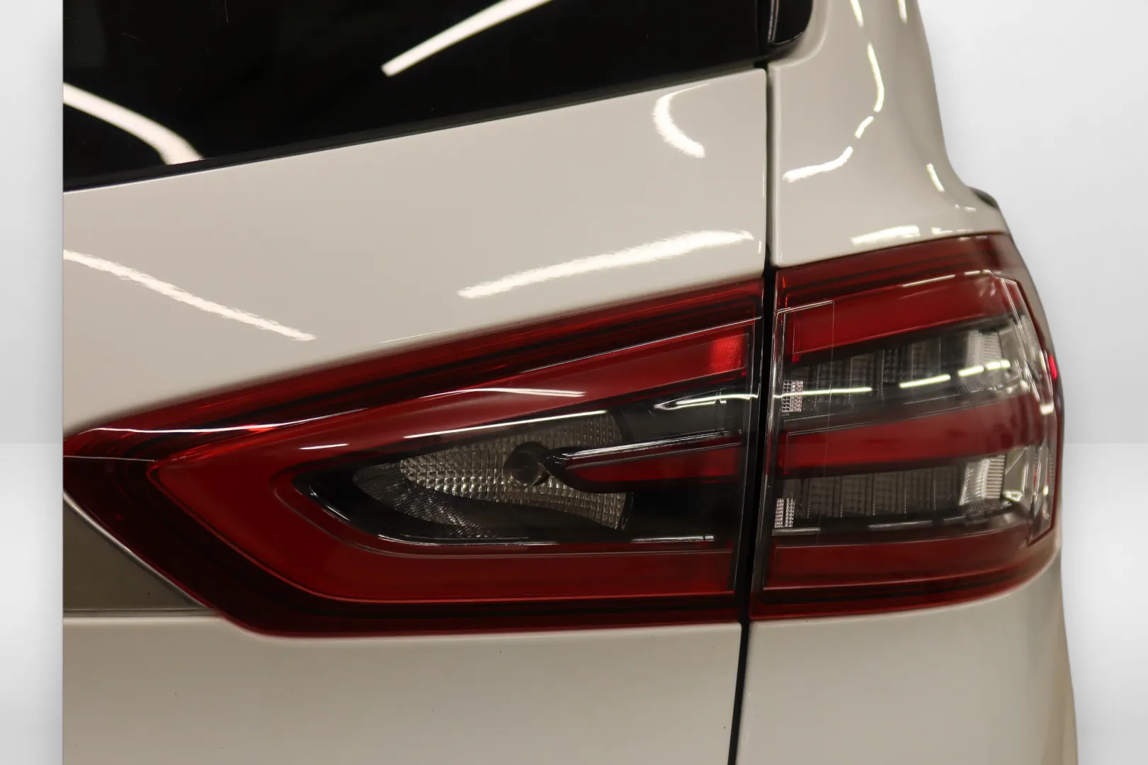 Ford S-Max GMJ-793 carousel image