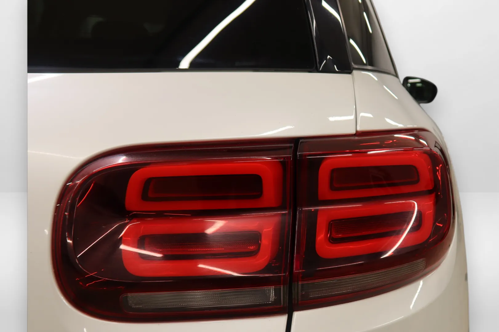 Citroen C5 Aircross NLX-148 carousel image