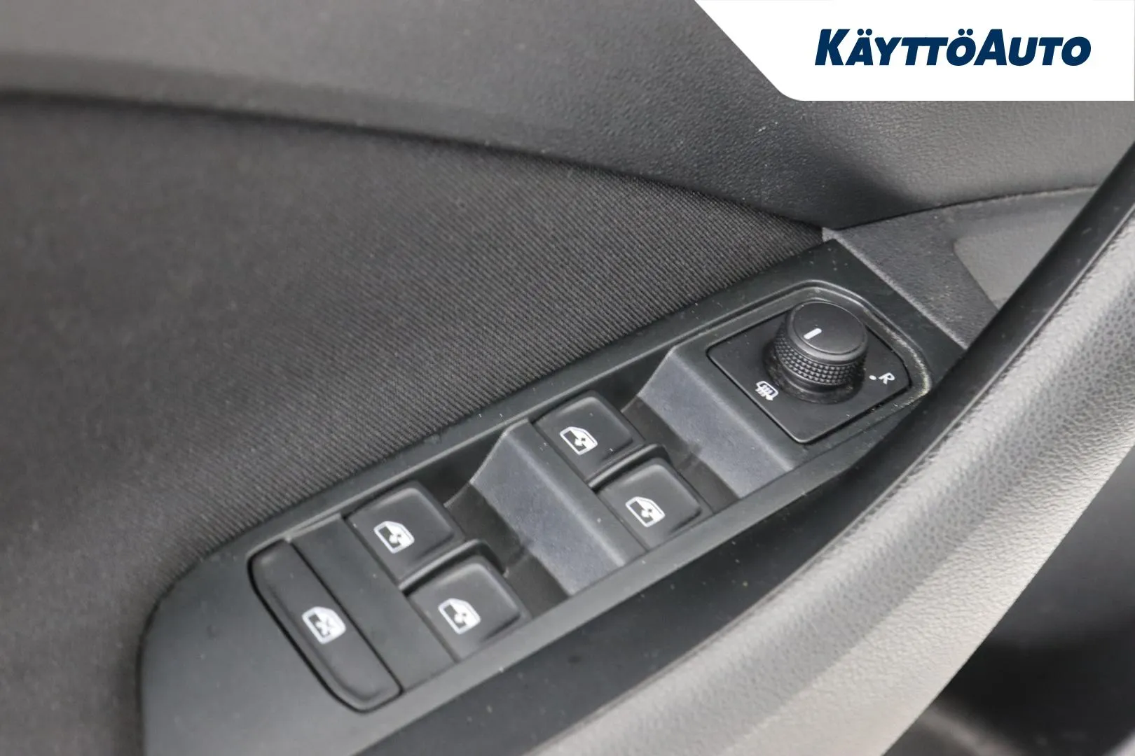 Skoda Kamiq EUV-414 carousel image