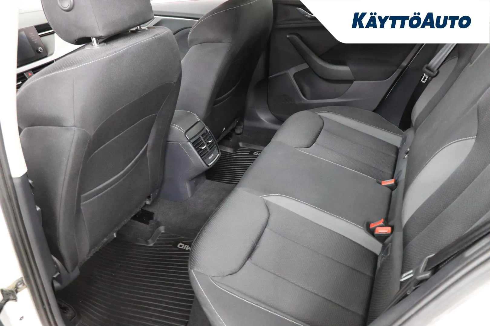 Skoda Kamiq EUV-414 carousel image