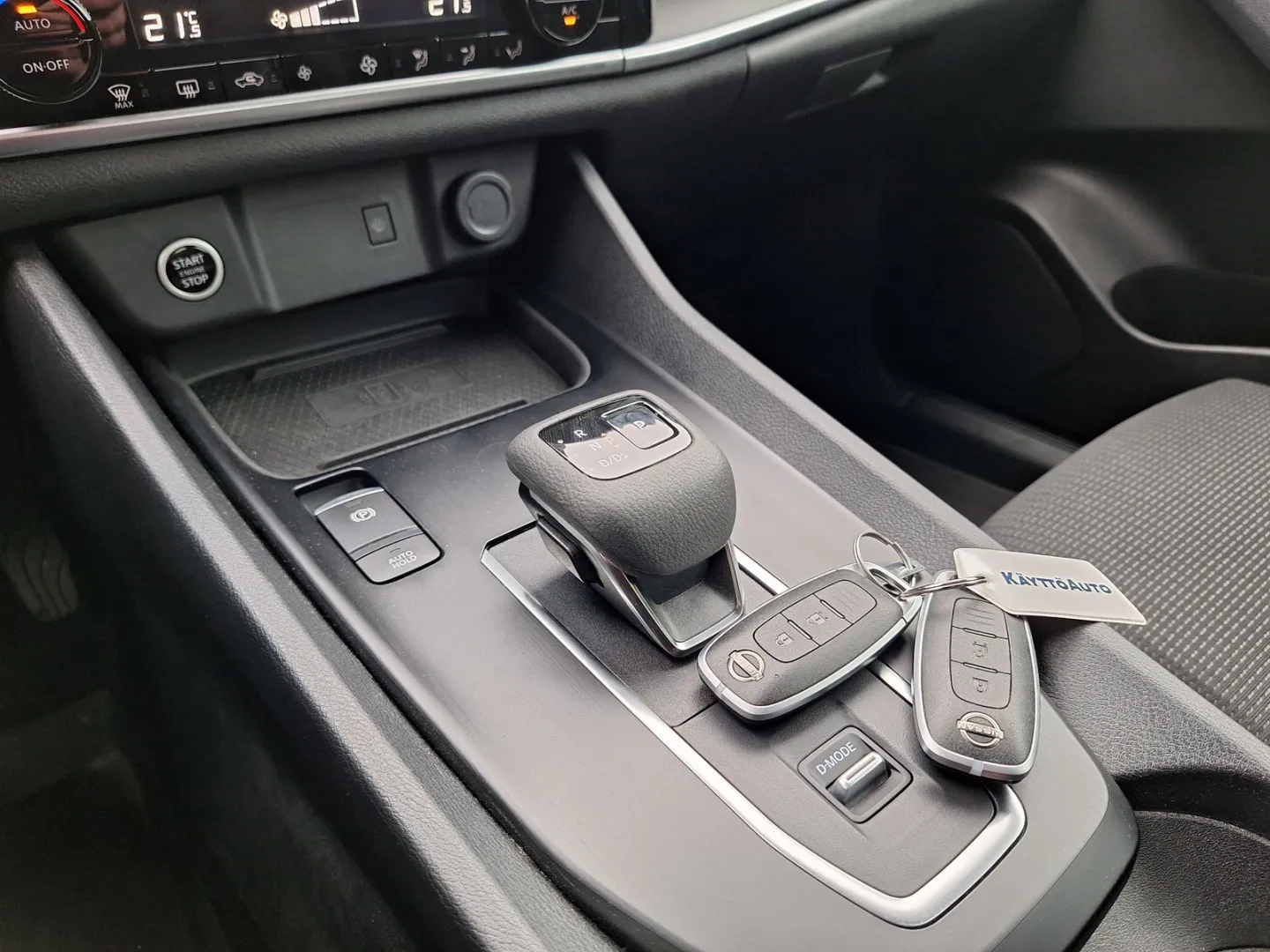 Nissan Qashqai RVV-582 carousel image