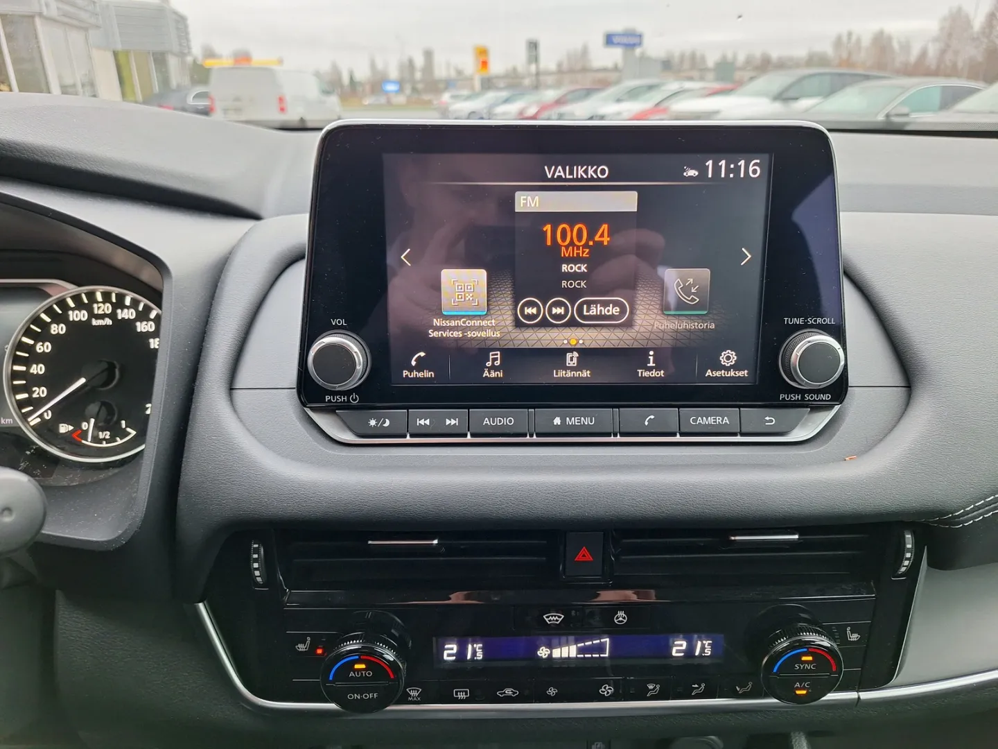 Nissan Qashqai RVV-582 carousel image