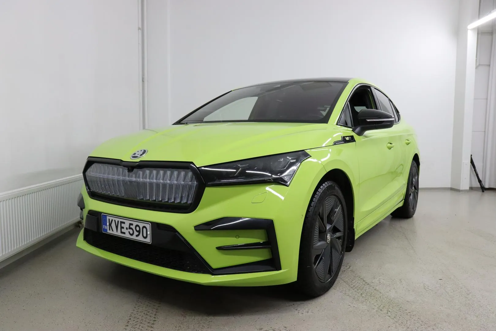 Skoda Enyaq KVE-590 carousel image