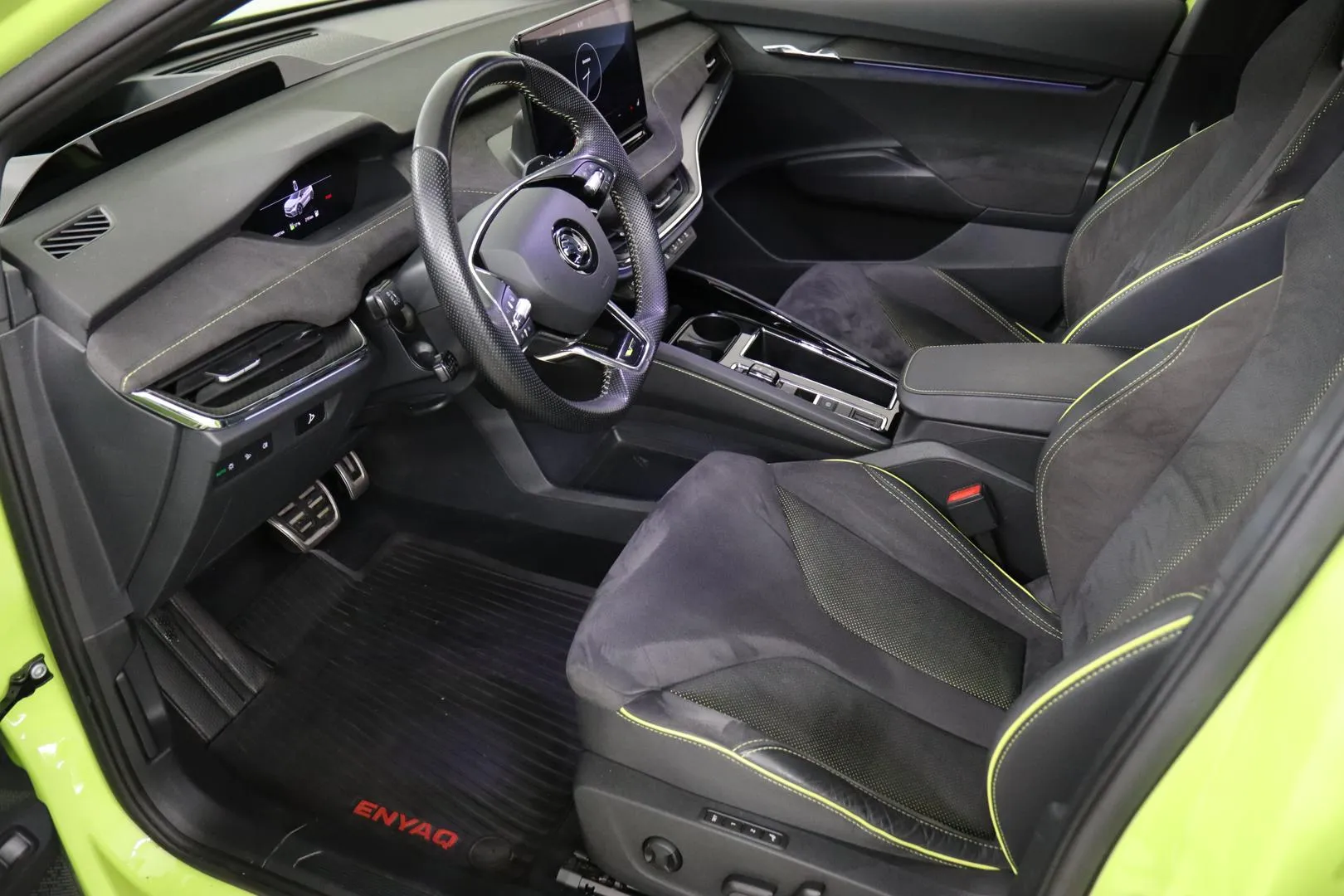 Skoda Enyaq KVE-590 carousel image