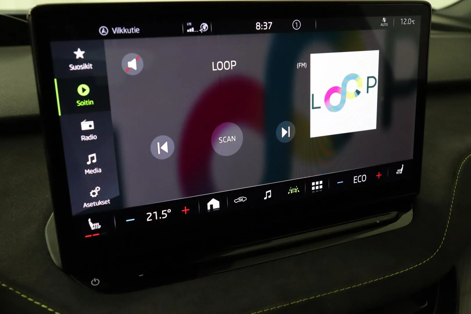 Skoda Enyaq KVE-590 carousel image