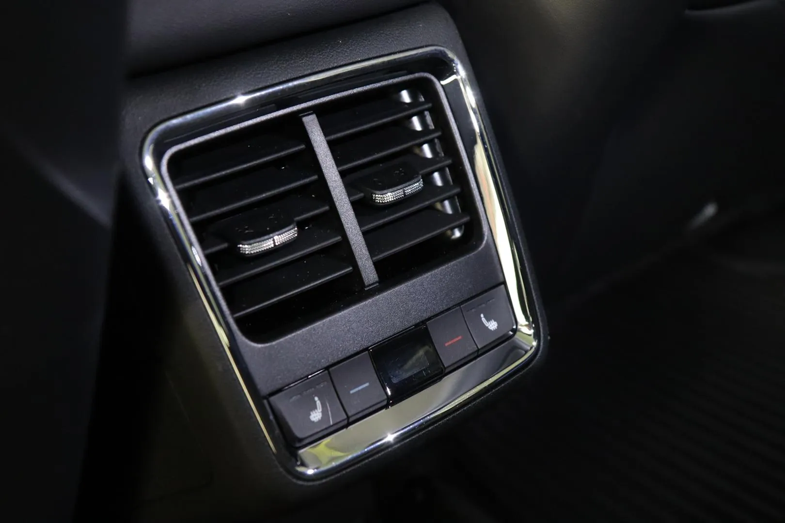 Skoda Enyaq KVE-590 carousel image