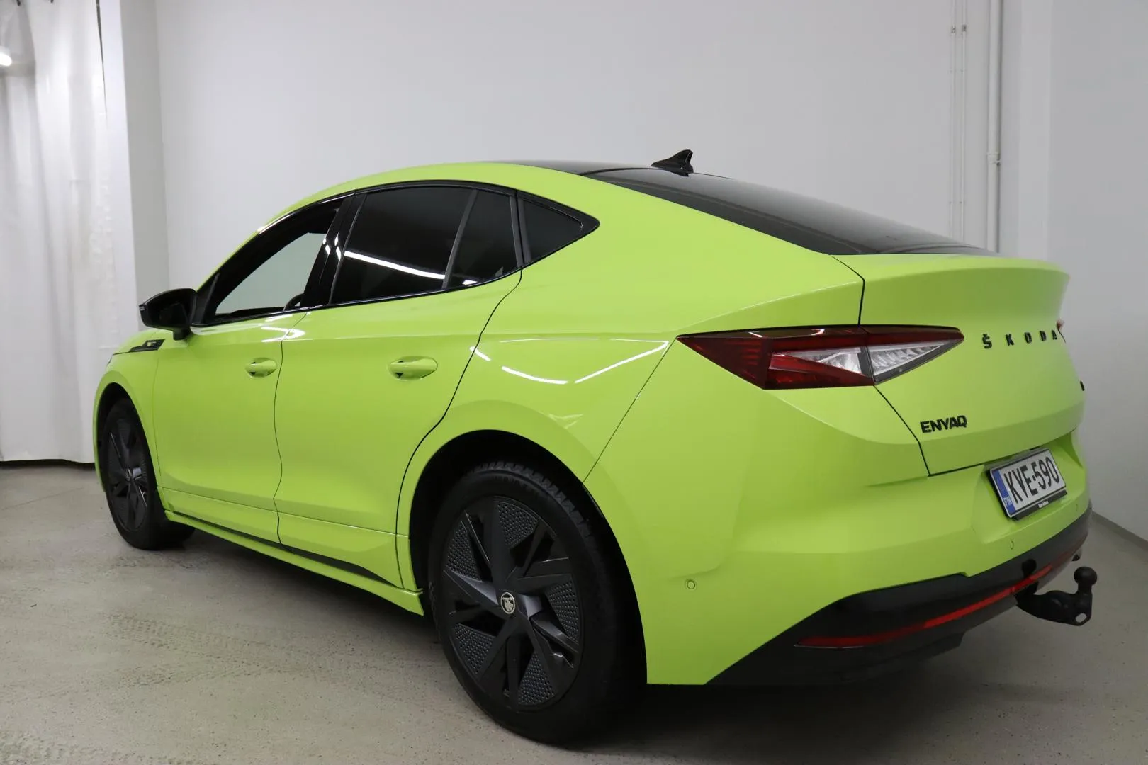 Skoda Enyaq KVE-590 carousel image