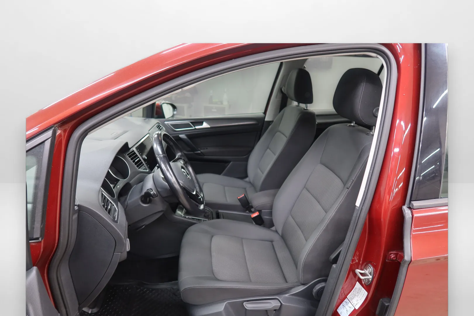 VOLKSWAGEN Golf Sportsvan VZS-798 carousel image