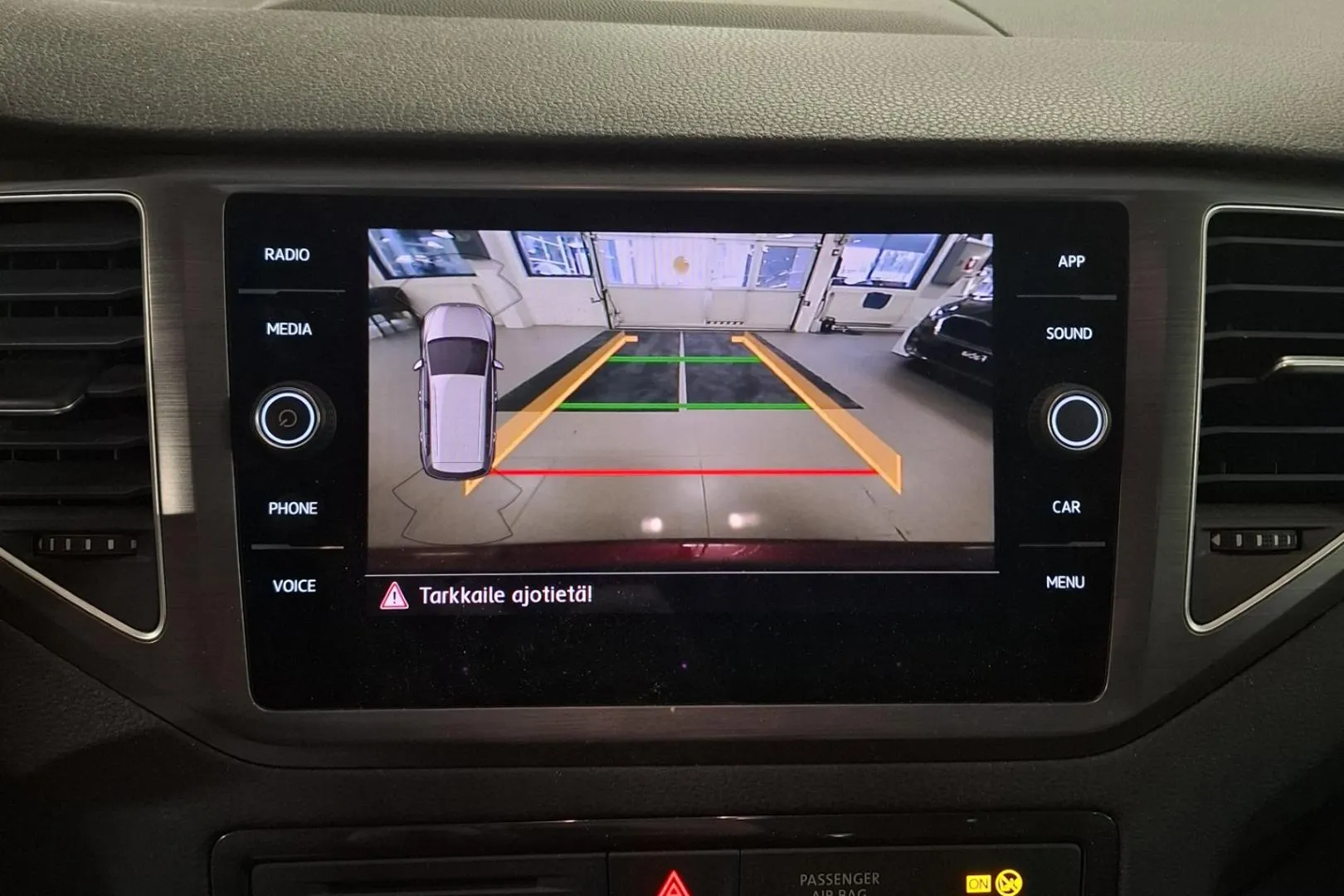 VOLKSWAGEN Golf Sportsvan VZS-798 carousel image