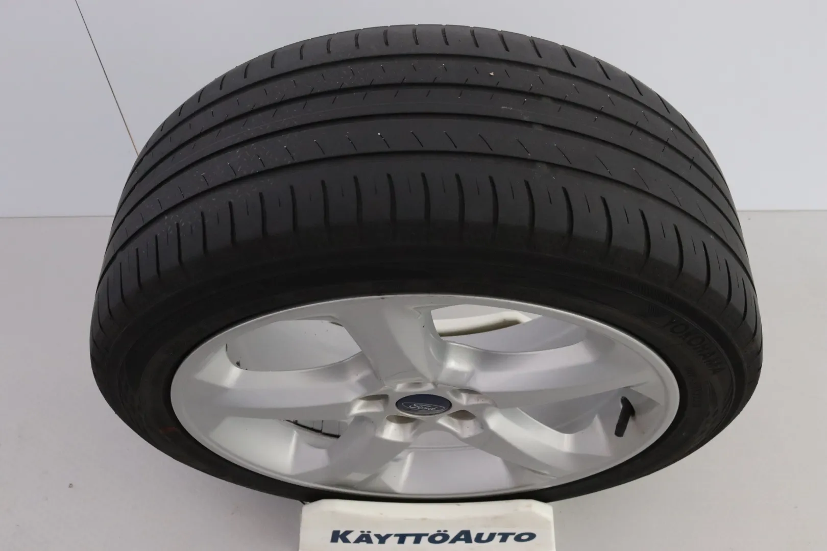 Ford Mondeo BSX-124 carousel image