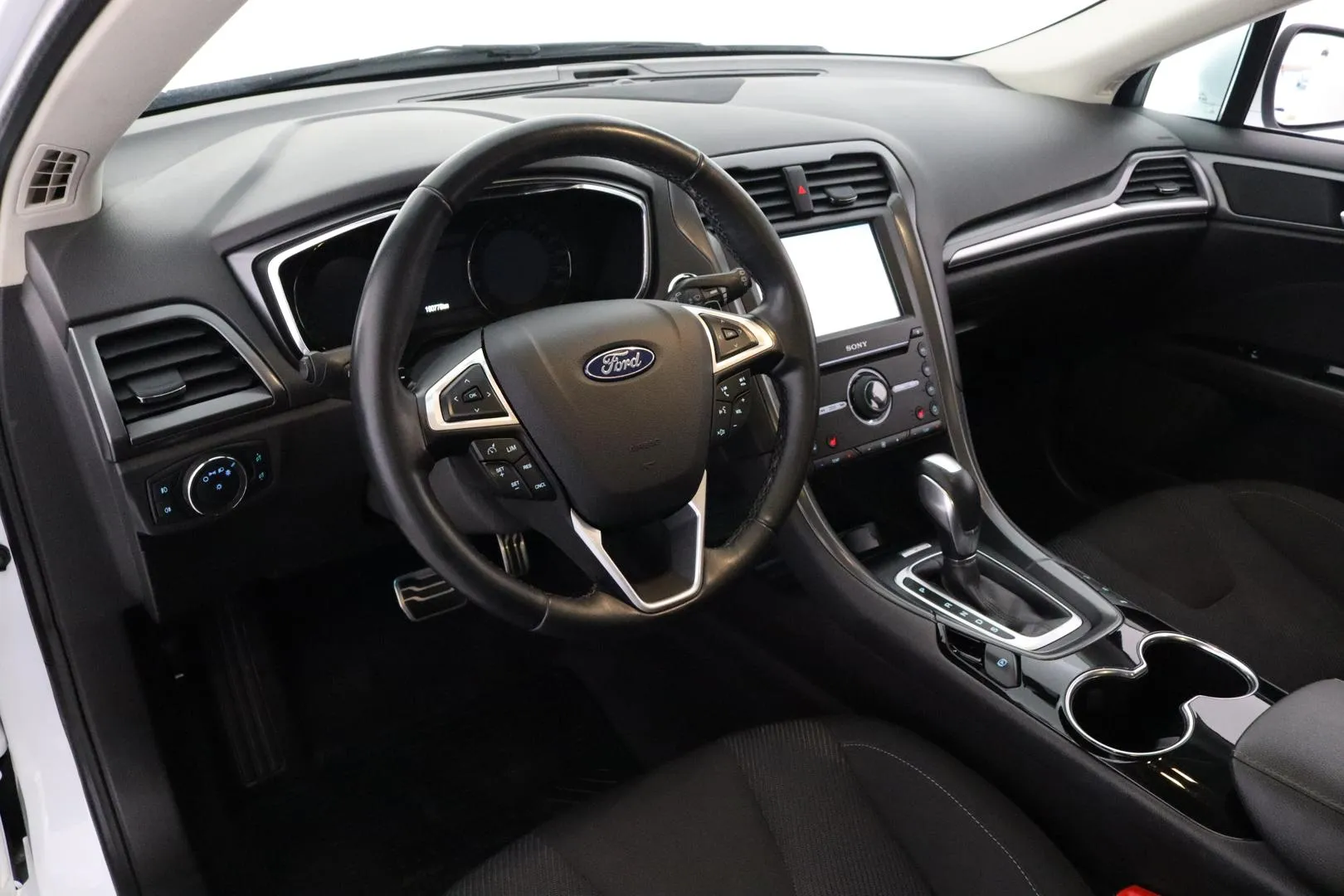 FORD Mondeo BSX-124 carousel image