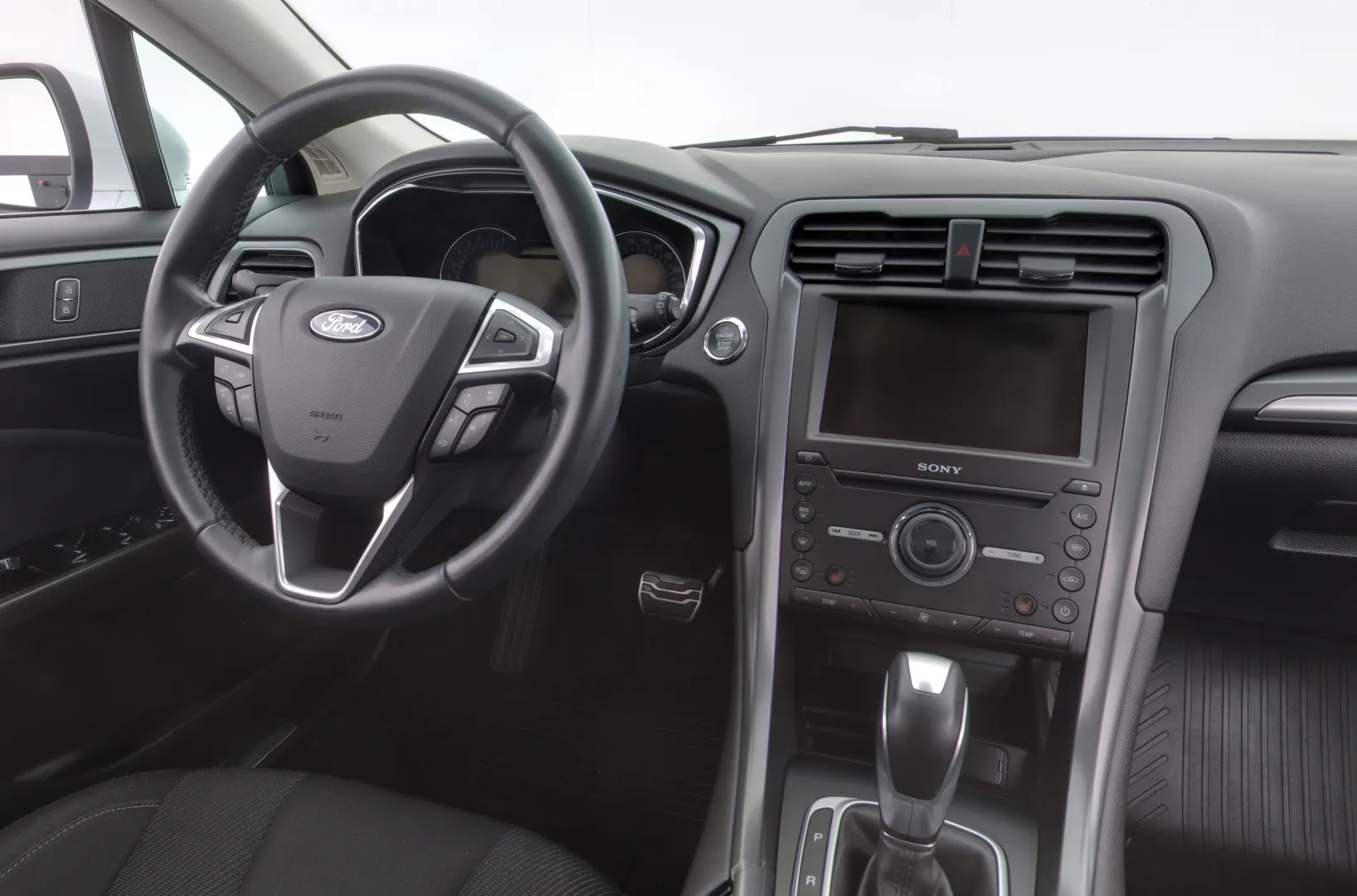 Ford Mondeo BSX-124 carousel image