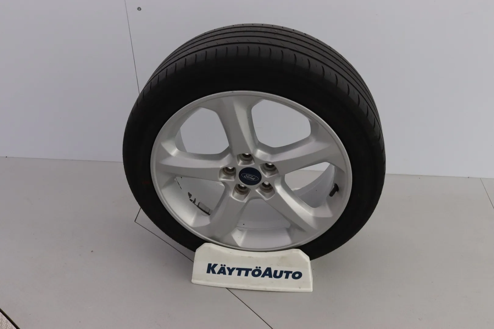 Ford Mondeo BSX-124 carousel image