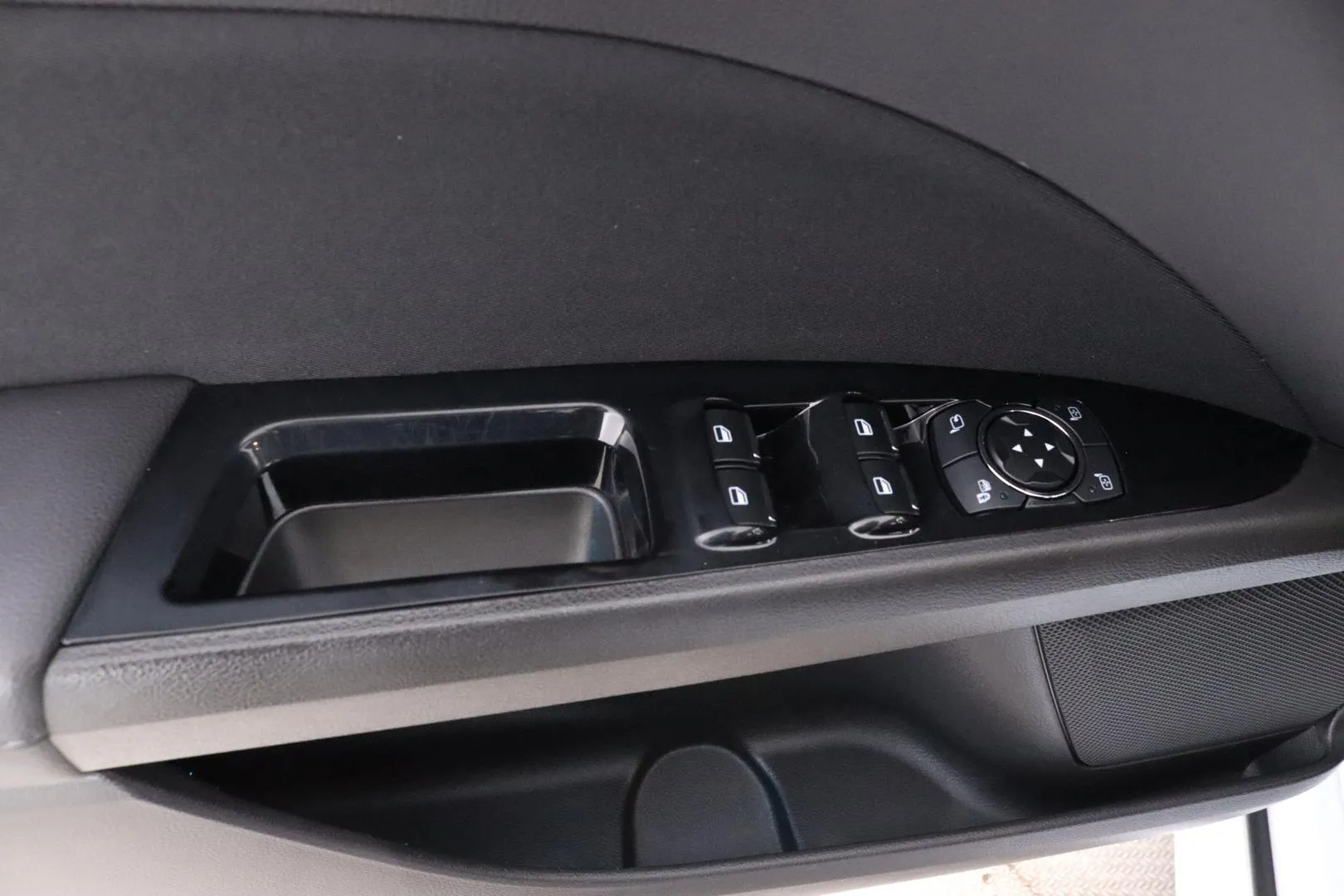 FORD Mondeo BSX-124 carousel image