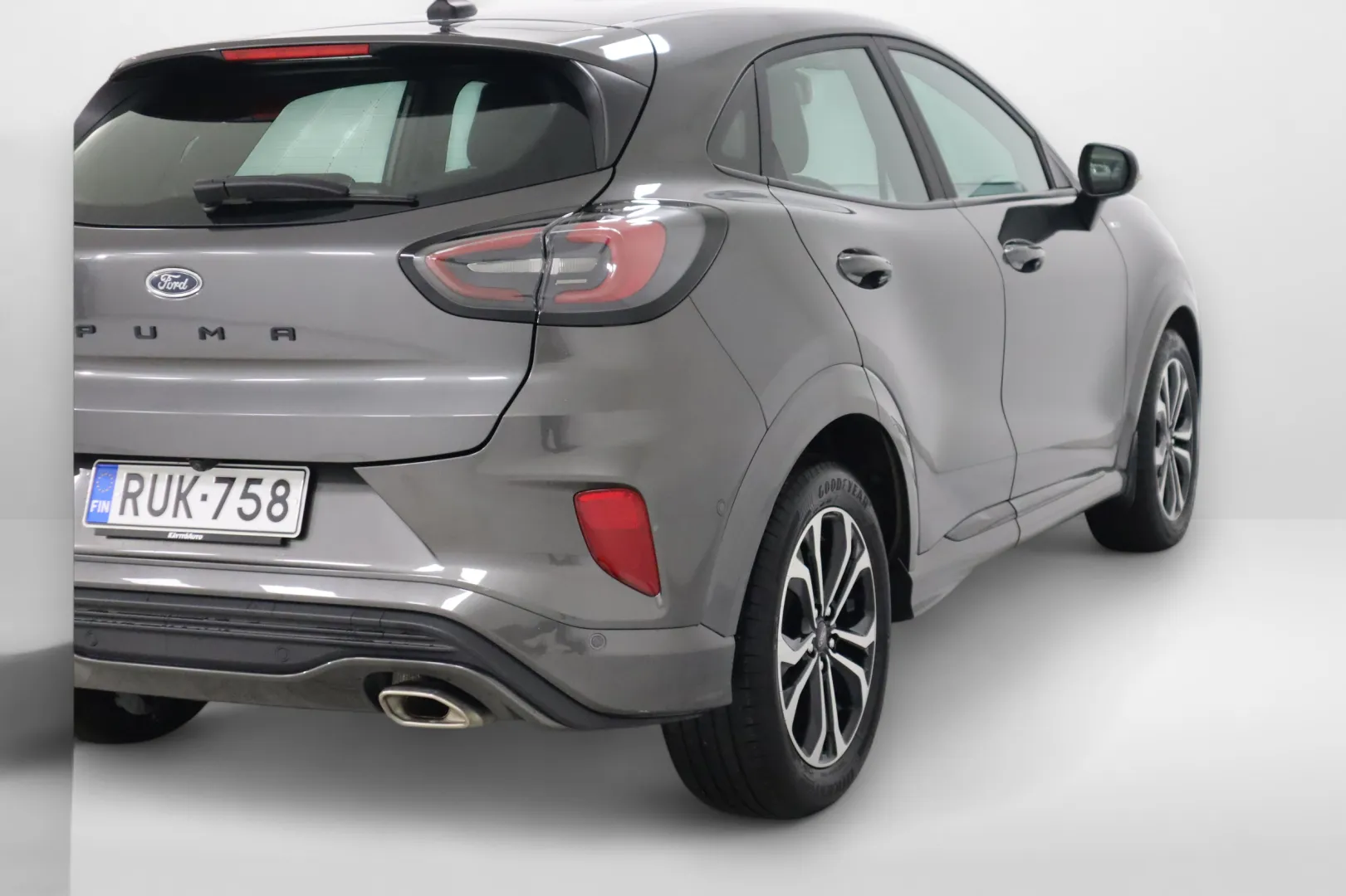 Ford Puma RUK-758 carousel image