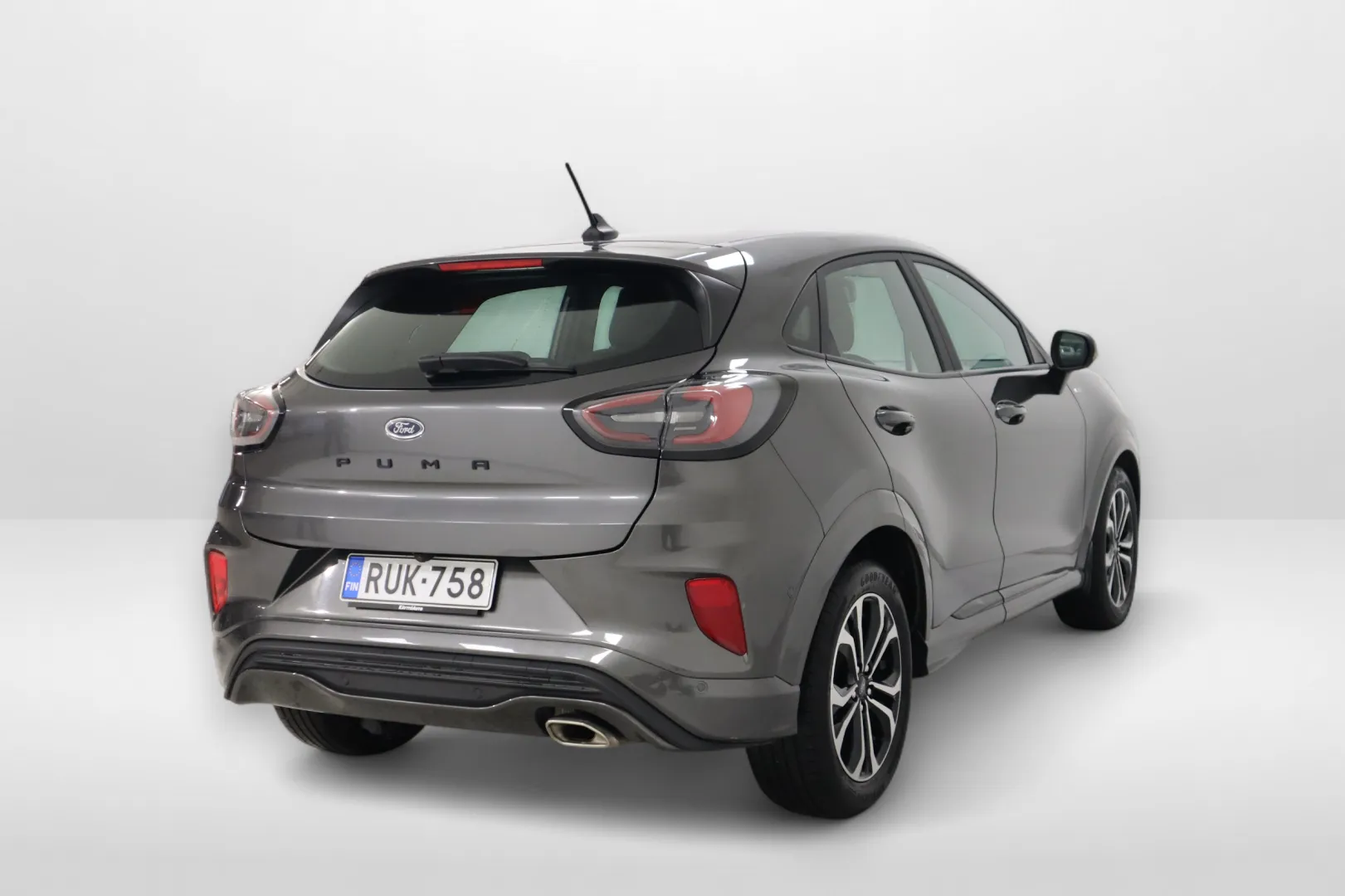 Ford Puma RUK-758 carousel image