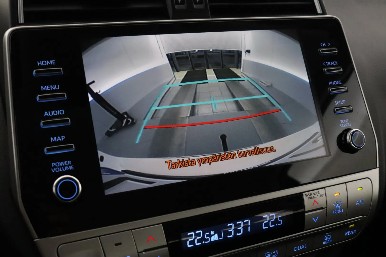 TOYOTA Land Cruiser ZOH-751 carousel image