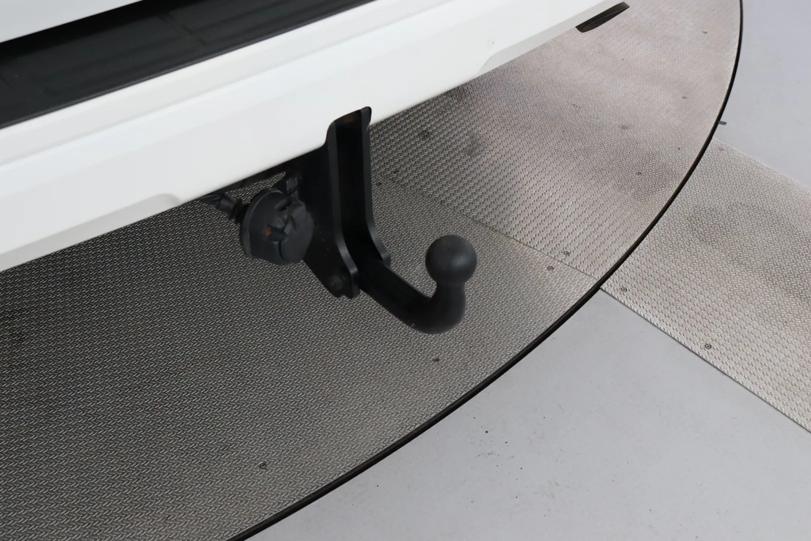 TOYOTA Land Cruiser ZOH-751 carousel image