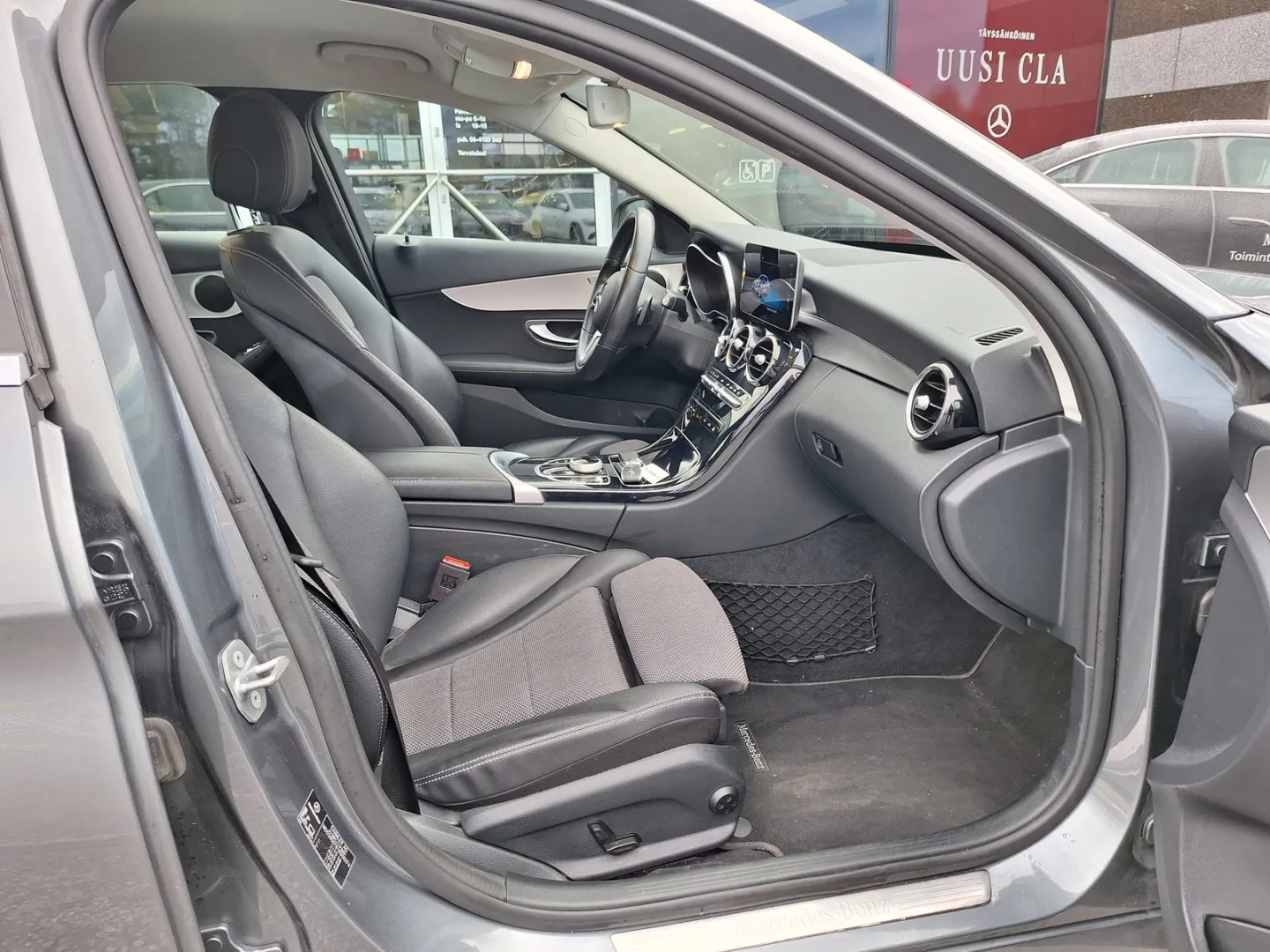 MERCEDES-BENZ C CMI-128 carousel image