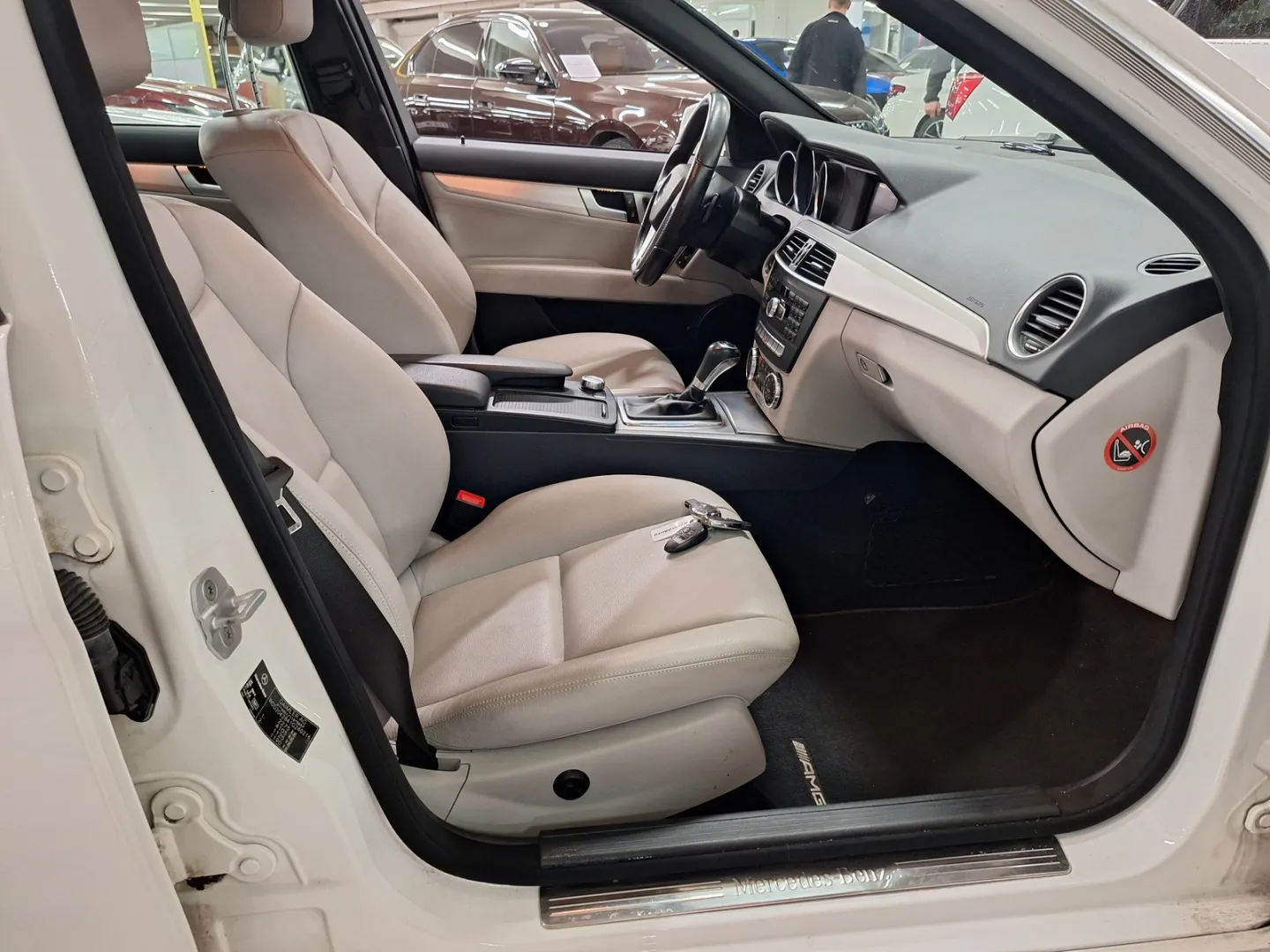 Mercedes-Benz C GKX-719 carousel image