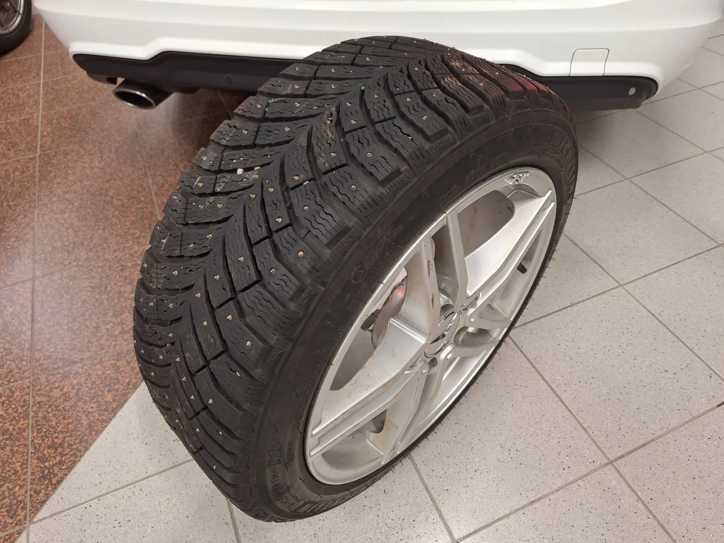 Mercedes-Benz C GKX-719 carousel image