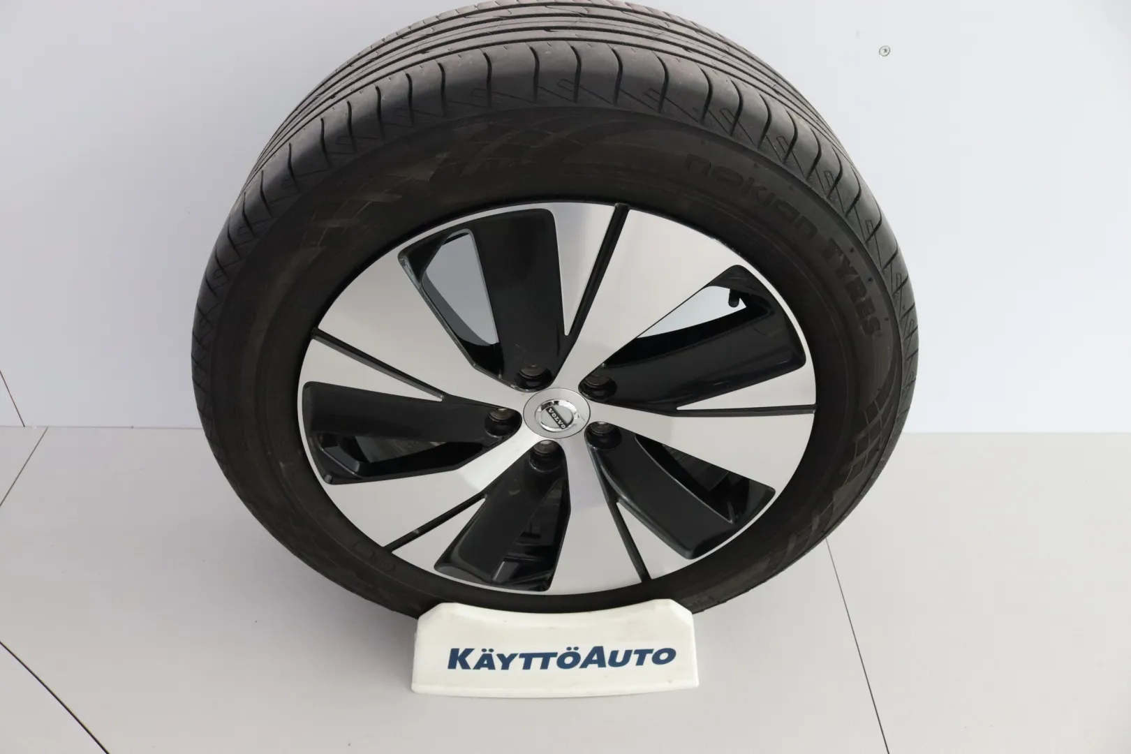 VOLVO XC40 EUS-574 carousel image