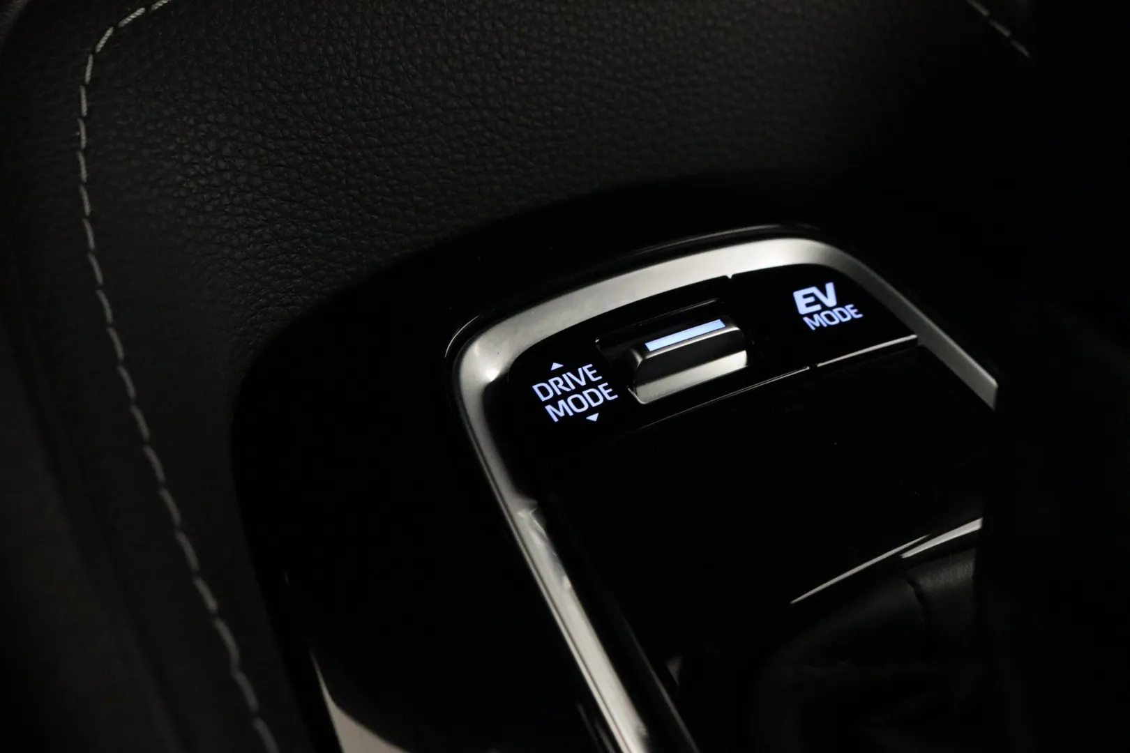 TOYOTA Corolla NMP-589 carousel image