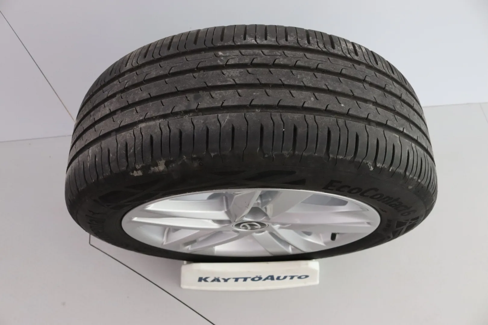 TOYOTA Corolla NMP-589 carousel image