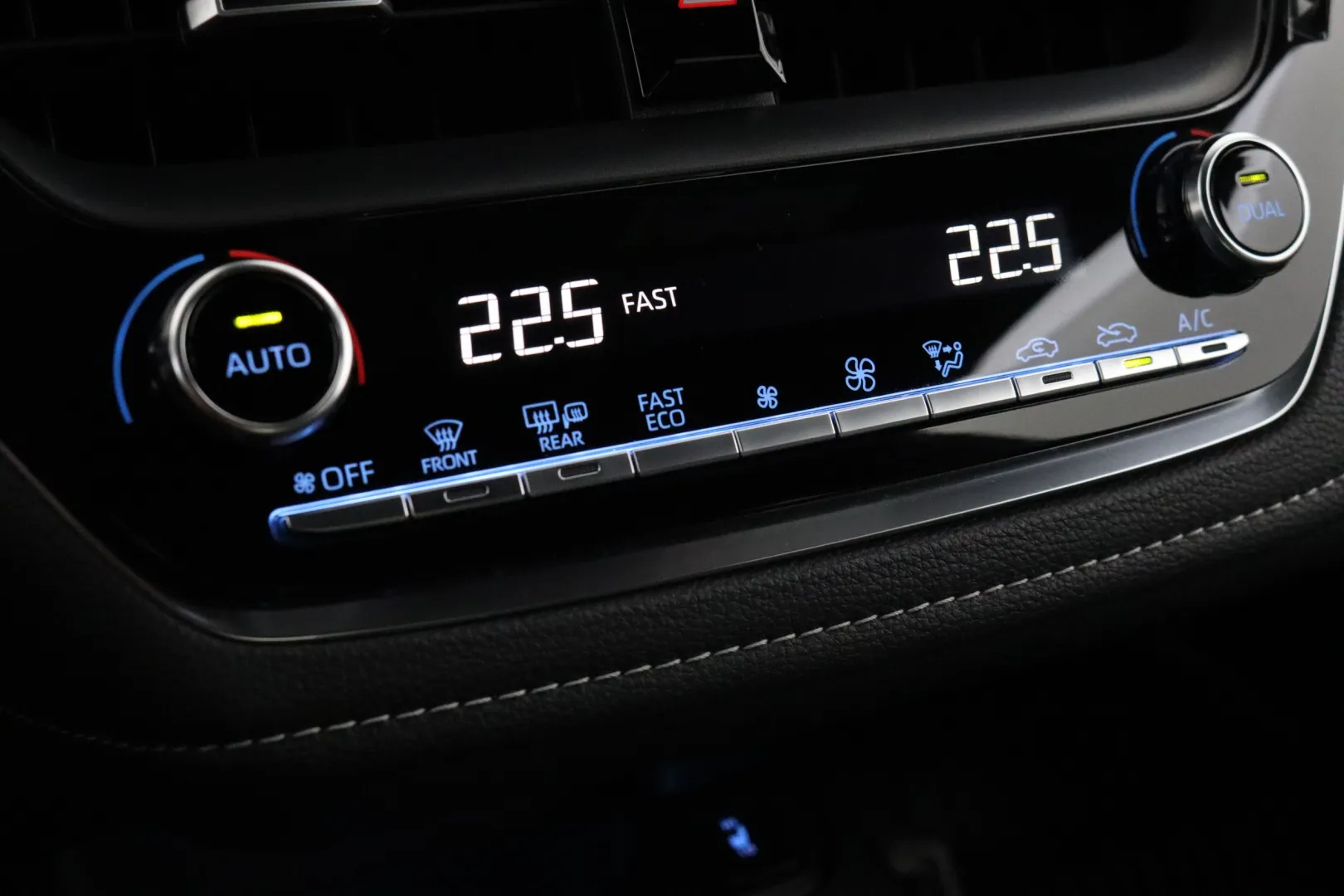 TOYOTA Corolla NMP-589 carousel image