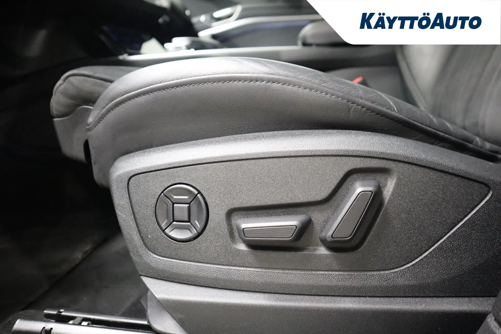 AUDI Q8 e-tron CRL-546 carousel image