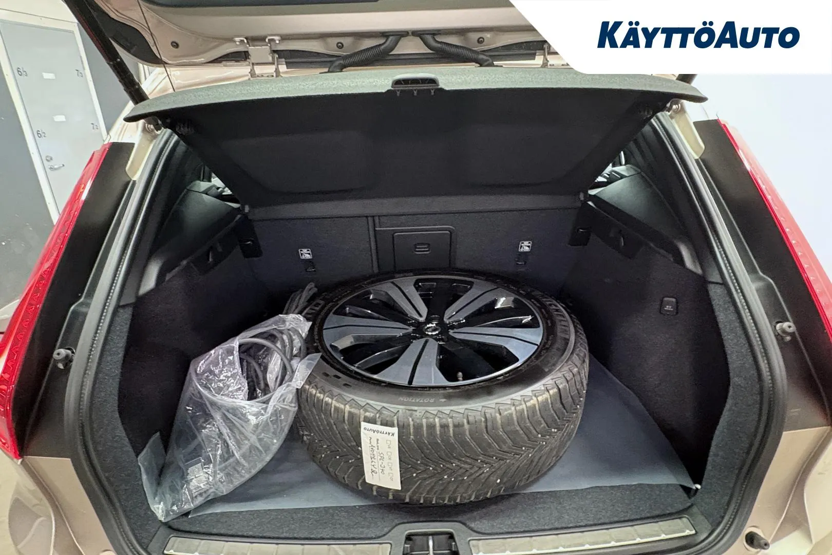 VOLVO XC40 SPL-340 carousel image