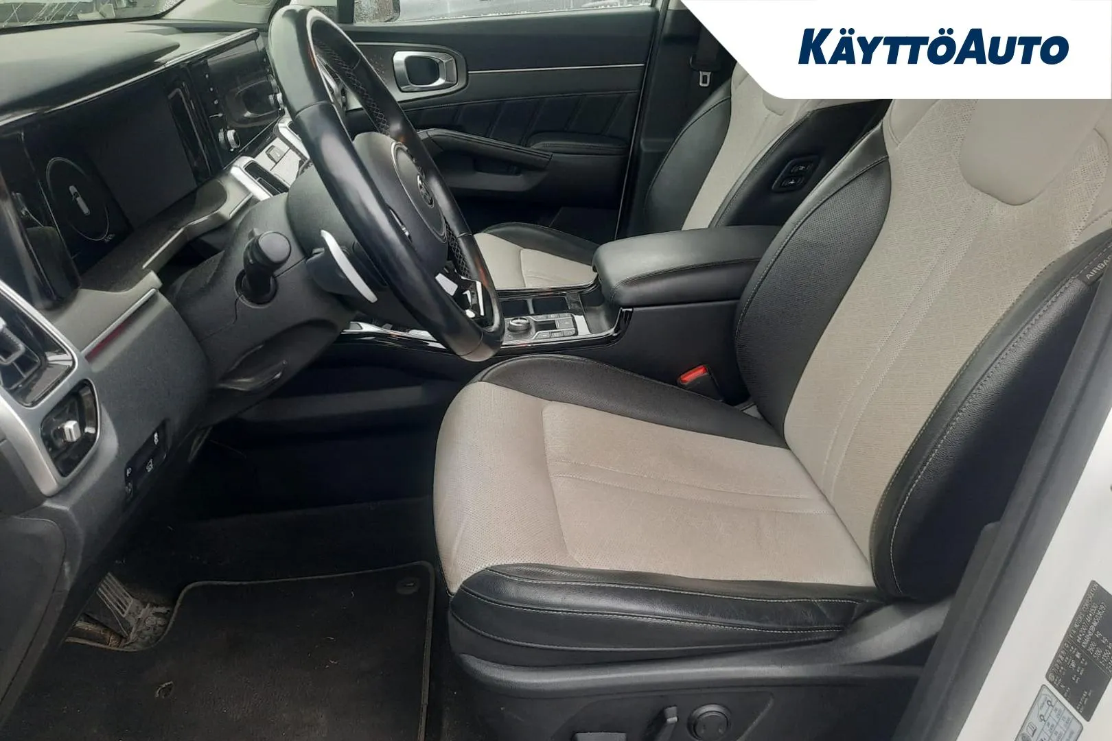 KIA Sorento FPO-680 carousel image