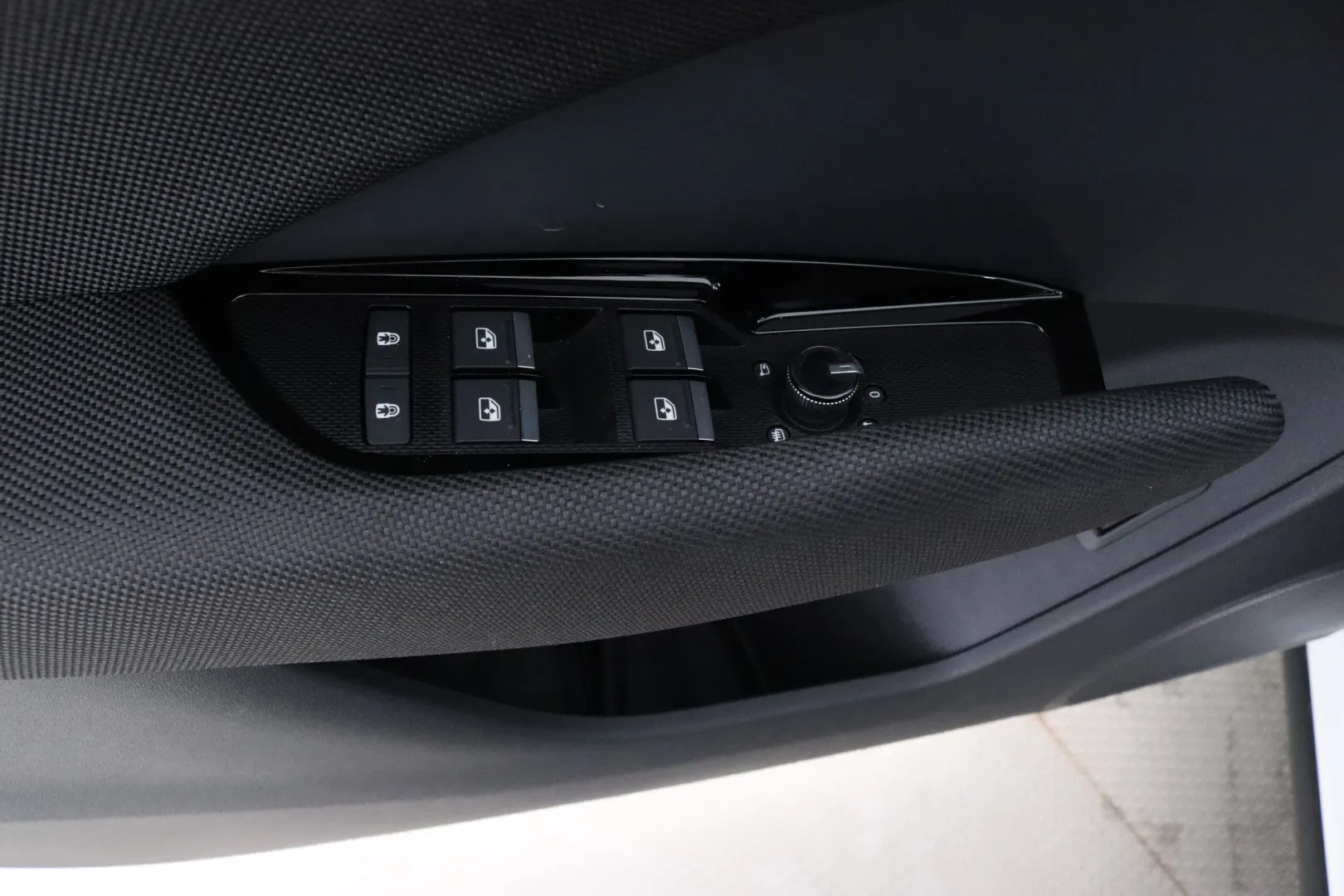 Audi Q3 KXL-784 carousel image