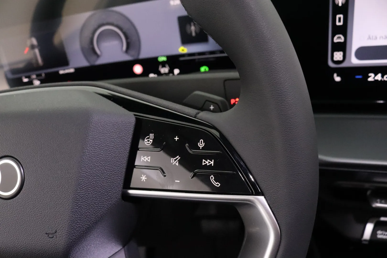 Audi Q3 KXL-784 carousel image