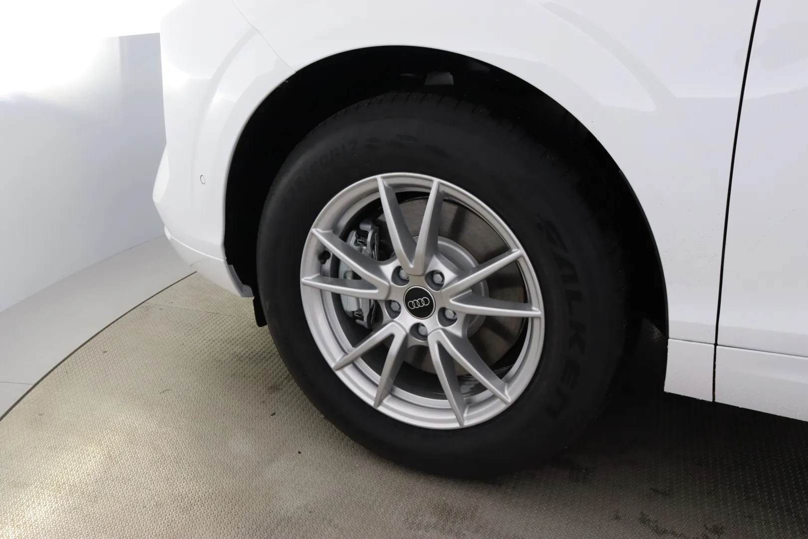 Audi Q3 KXL-784 carousel image