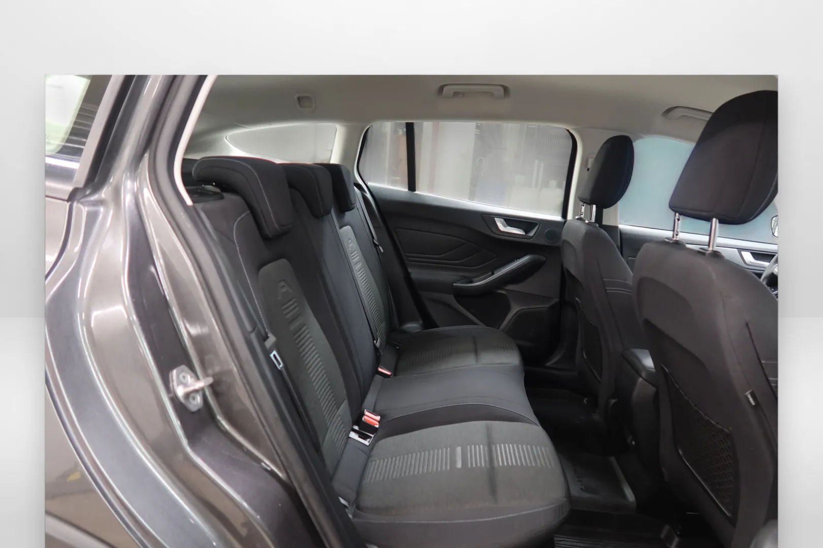 FORD Focus XVU-802 carousel image